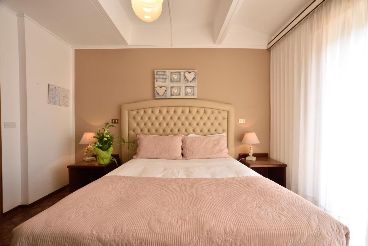 Hotel Bergamo Mare Mhotelsgroup San Bartolomeo al Mare Kültér fotó