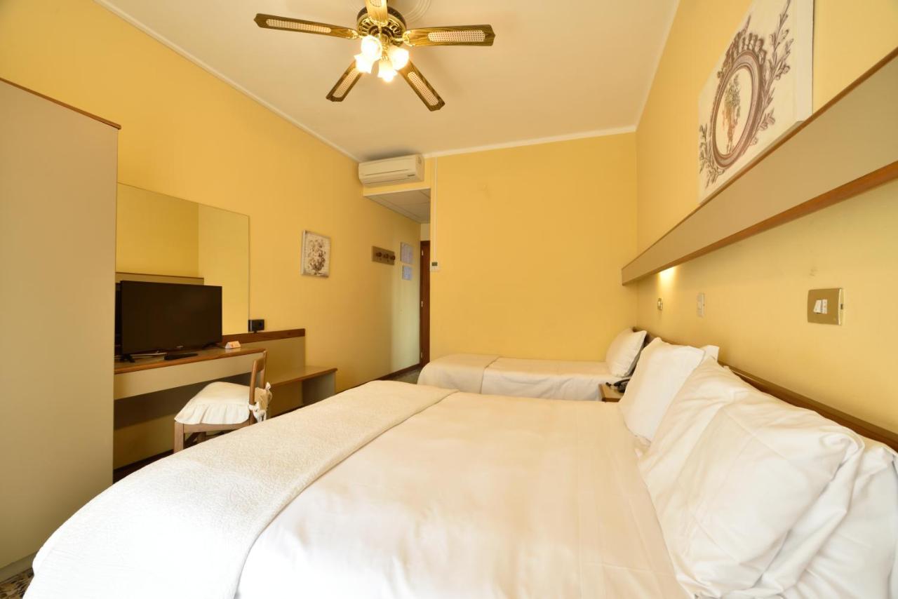 Hotel Bergamo Mare Mhotelsgroup San Bartolomeo al Mare Kültér fotó