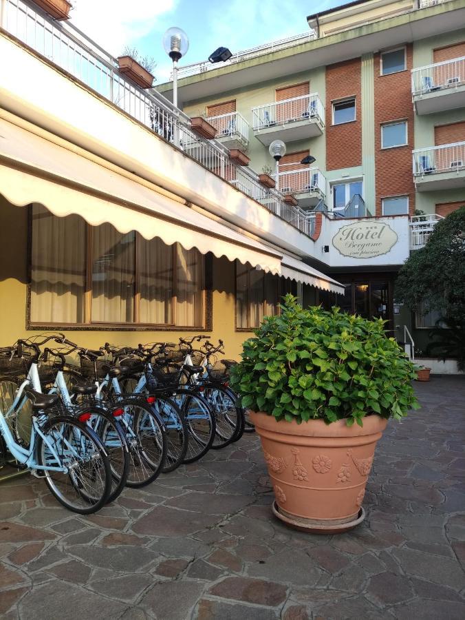 Hotel Bergamo Mare Mhotelsgroup San Bartolomeo al Mare Kültér fotó