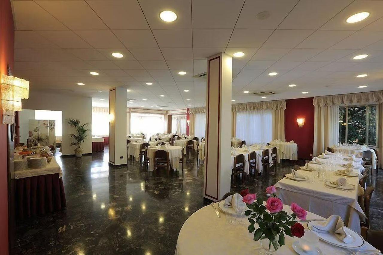 Hotel Bergamo Mare Mhotelsgroup San Bartolomeo al Mare Kültér fotó