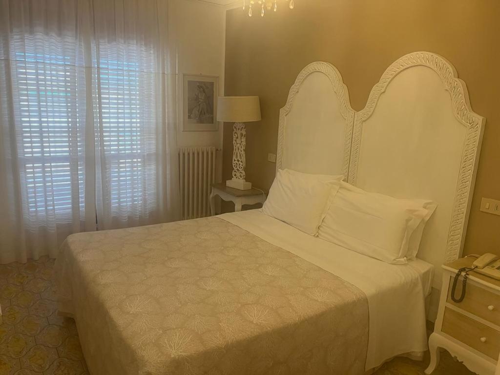 Hotel Bergamo Mare Mhotelsgroup San Bartolomeo al Mare Kültér fotó