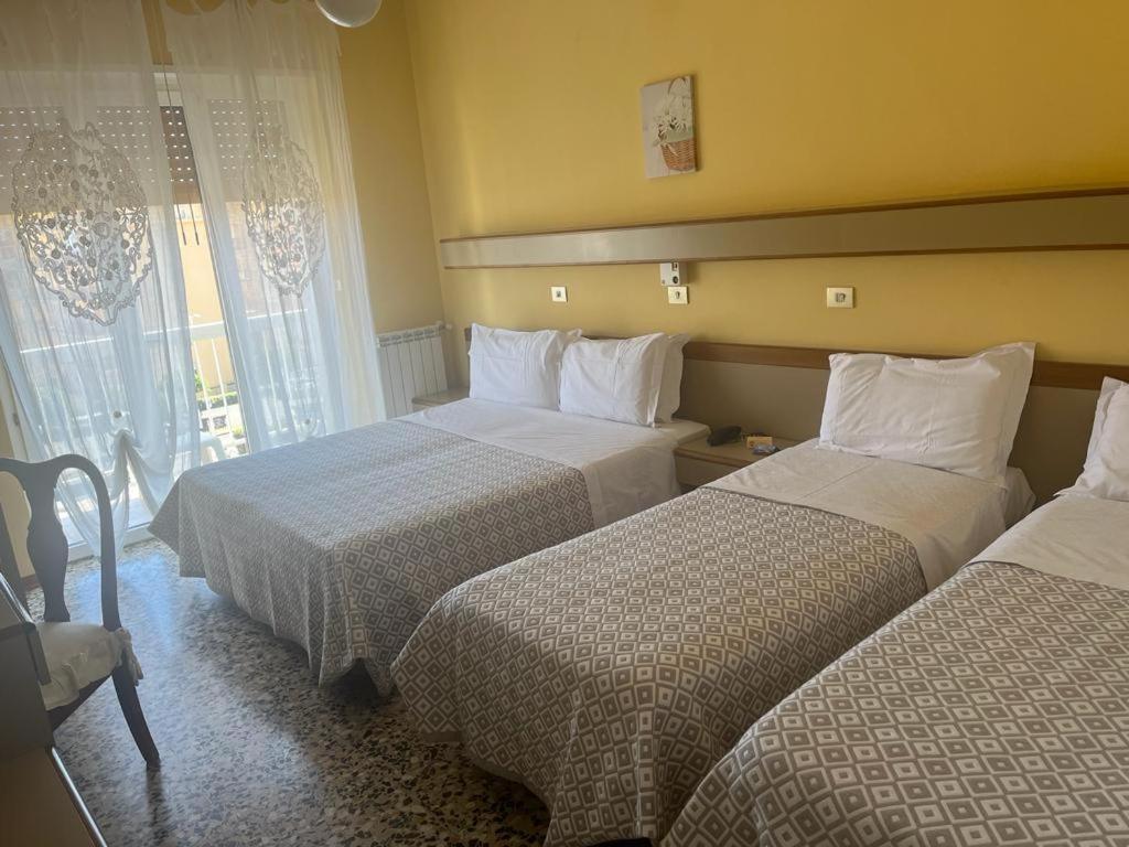 Hotel Bergamo Mare Mhotelsgroup San Bartolomeo al Mare Kültér fotó